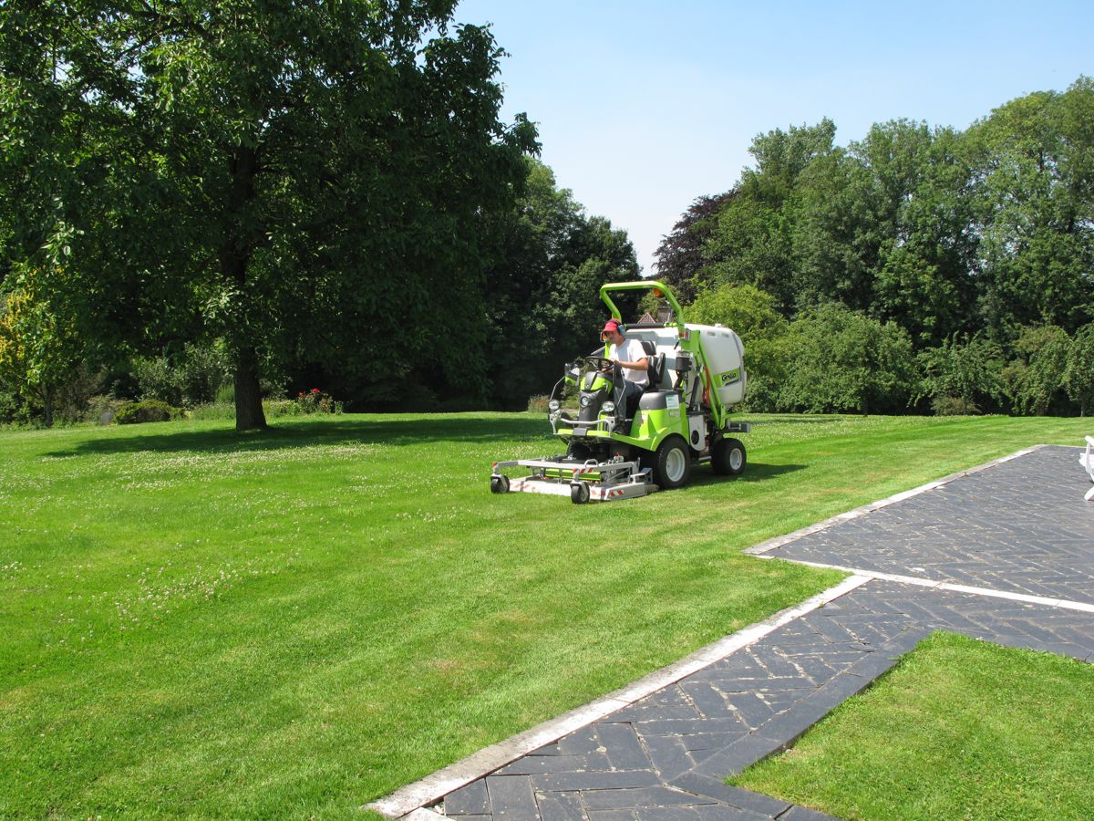 Exemple d'entretien de jardin des Jardins de la Rianderie