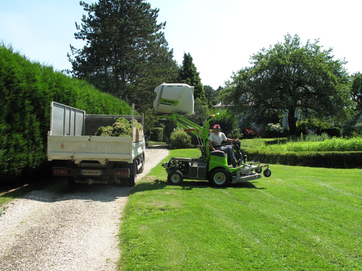 Equipe des jardins de la Rianderie !